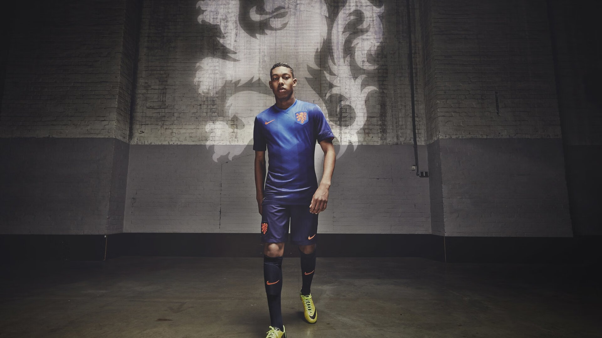 开云体育入口-LOL精彩团战让玩家热血沸腾，lol团战思路和细节处理